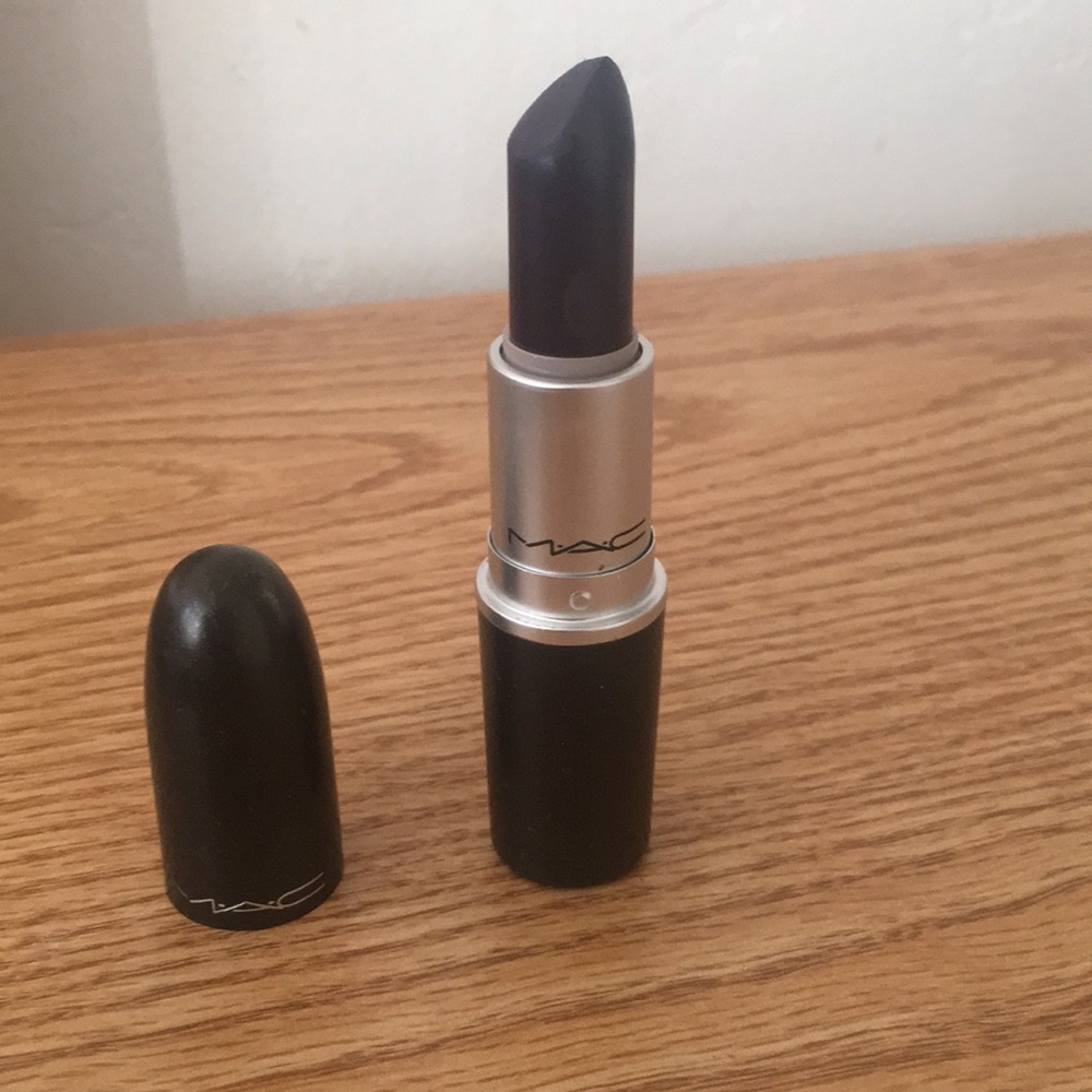 MAC Lipstick in Cyber